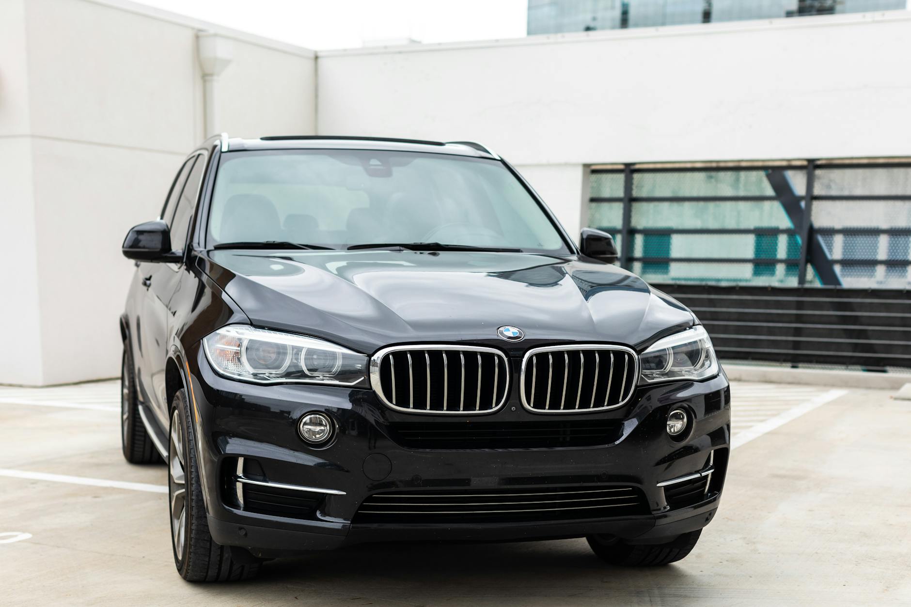 2023 BMW X5 gallery image